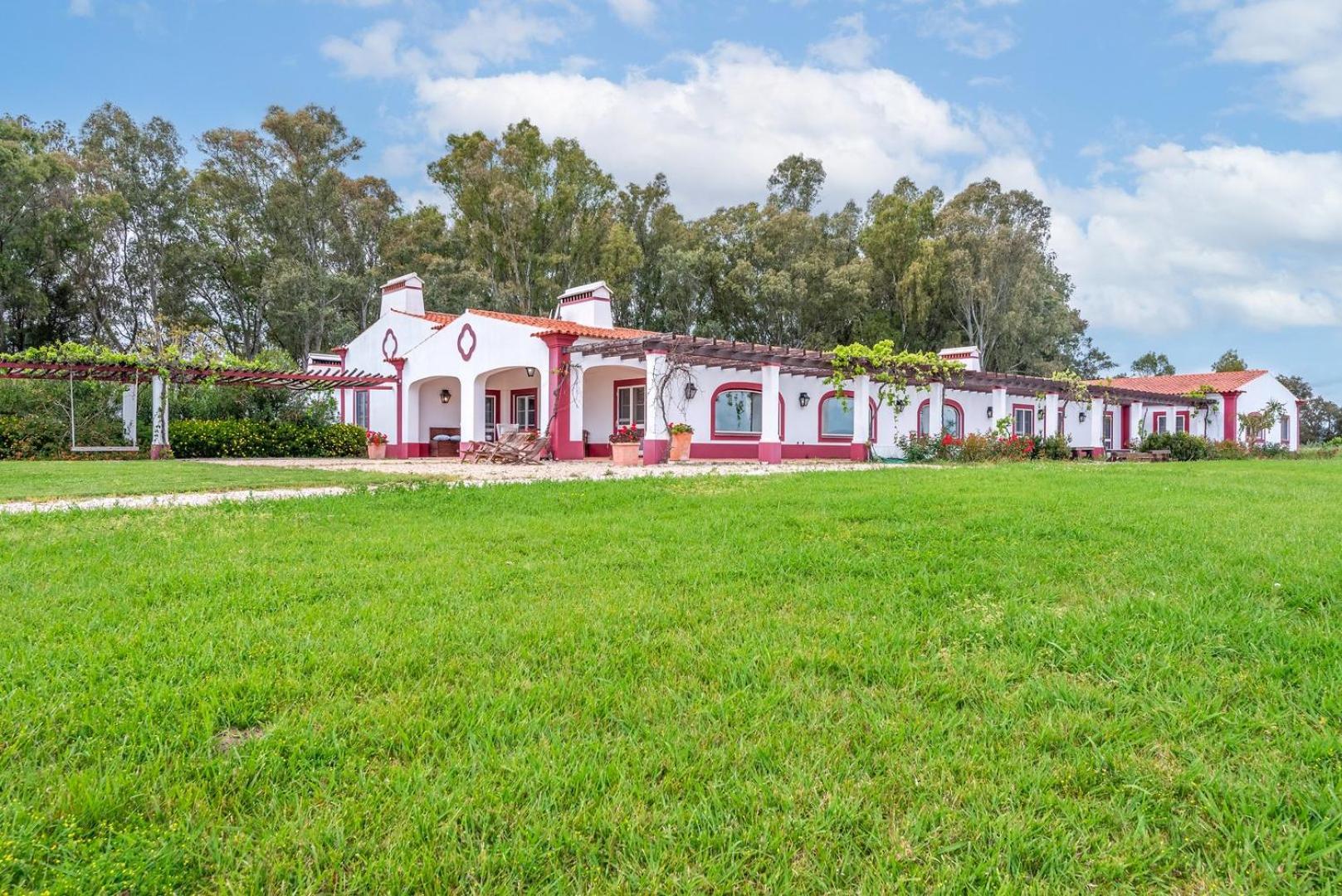 Вилла Stunning Mansion In Sao Cristovao Монтемор-у-Нову Экстерьер фото